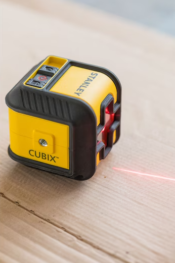 NÍVEL LASER CRUZ - CUBIXTM | STANLEY - STHT77498-1 - Garantia de 3 Anos  na STANLEY - Apenas 53.90€! Compra agora na Tools Portugal