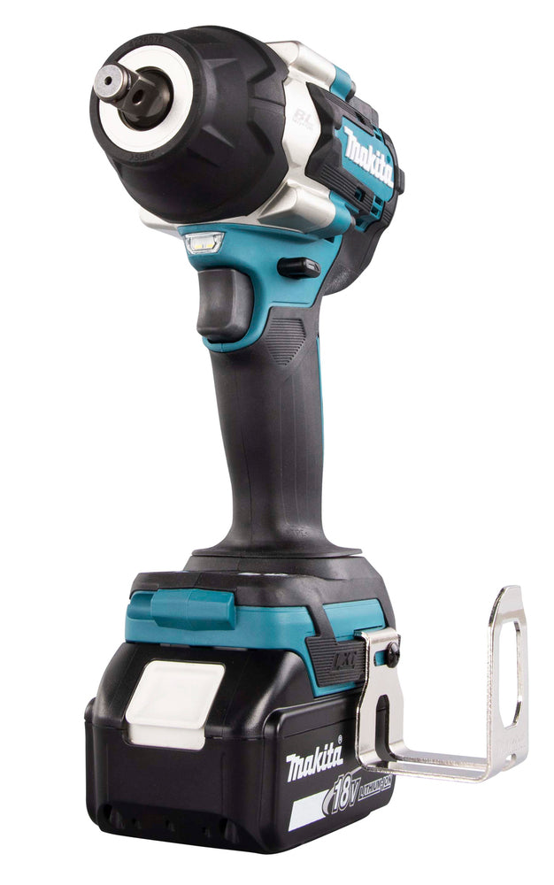 Chave de Impacto 18V 1/2″ 700Nm c/ 2 Bat 5.0Ah Makita DTW700RTJ
