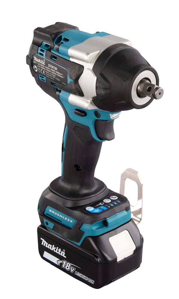 Chave de Impacto 18V 1/2″ 700Nm c/ 2 Bat 5.0Ah Makita DTW700RTJ