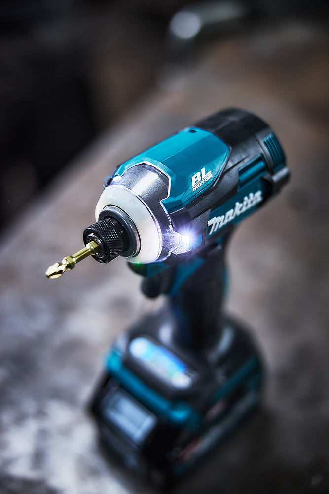Aparafusadora de Impacto 40V 1/4″ 220Nm Makita TD001GD201