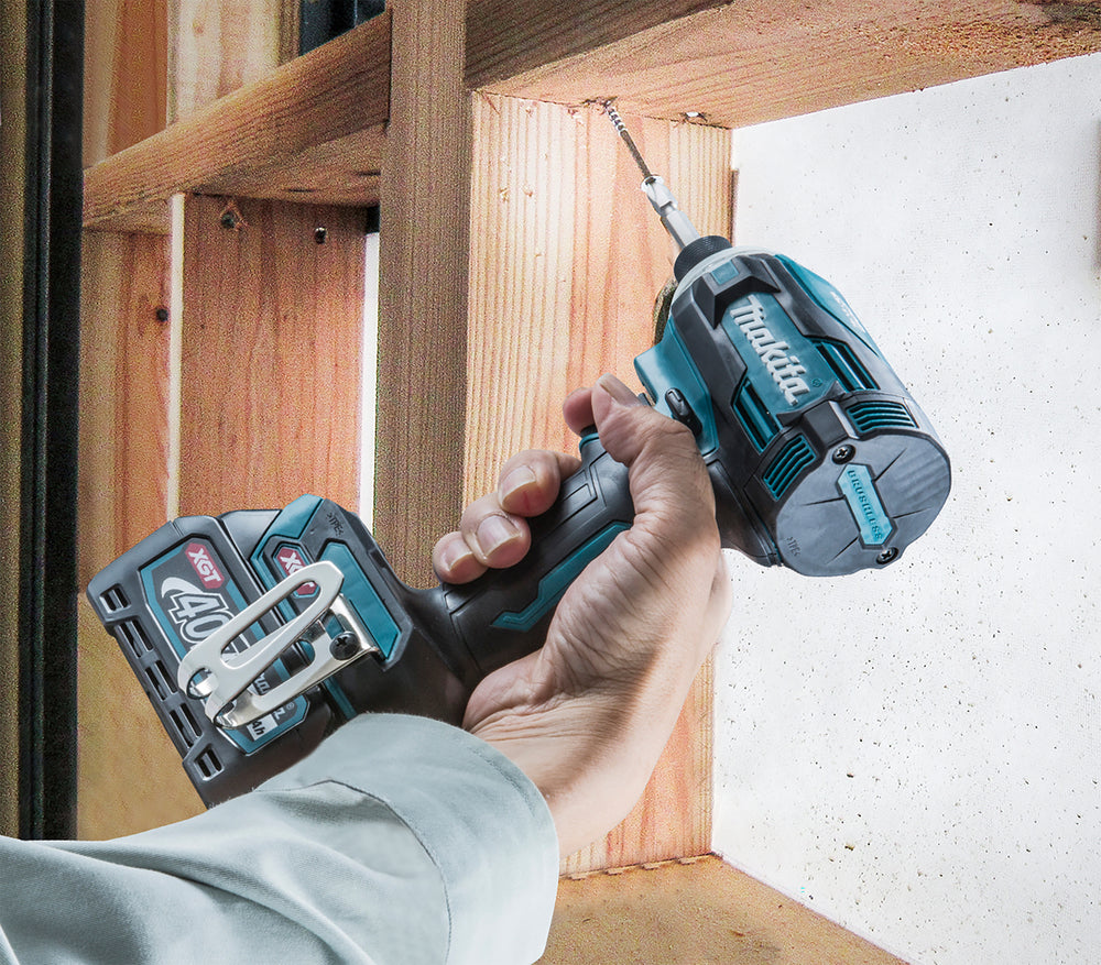 Aparafusadora de Impacto 40V 1/4″ 220Nm Makita TD001GD201