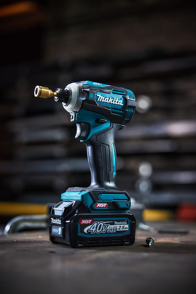 Aparafusadora de Impacto 40V 1/4″ 220Nm Makita TD001GD201