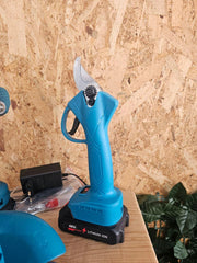 Kit Roçadora Extensivel + Serra Poda 6" + Tesoura de Poda - Garantia de 3 Anos  na Tools Portugal - Apenas 107.90€! Compra agora na Tools Portugal